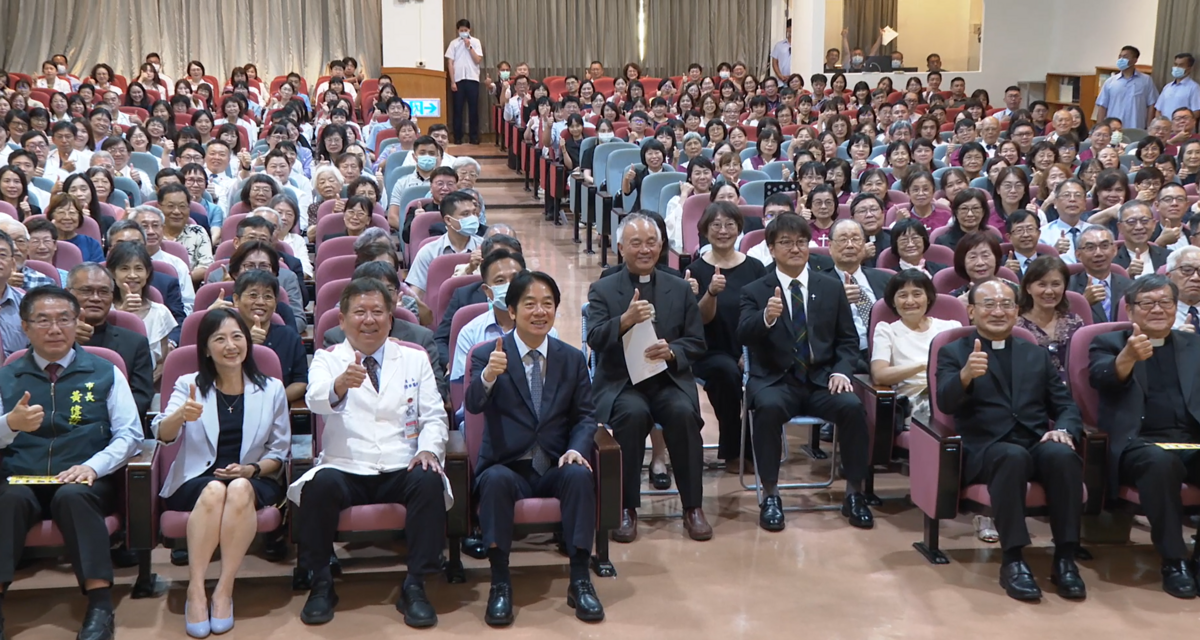 賴清德總統今（14）日下午出席「台南新樓醫院創院160週年感恩禮拜」。   圖:總統府提供