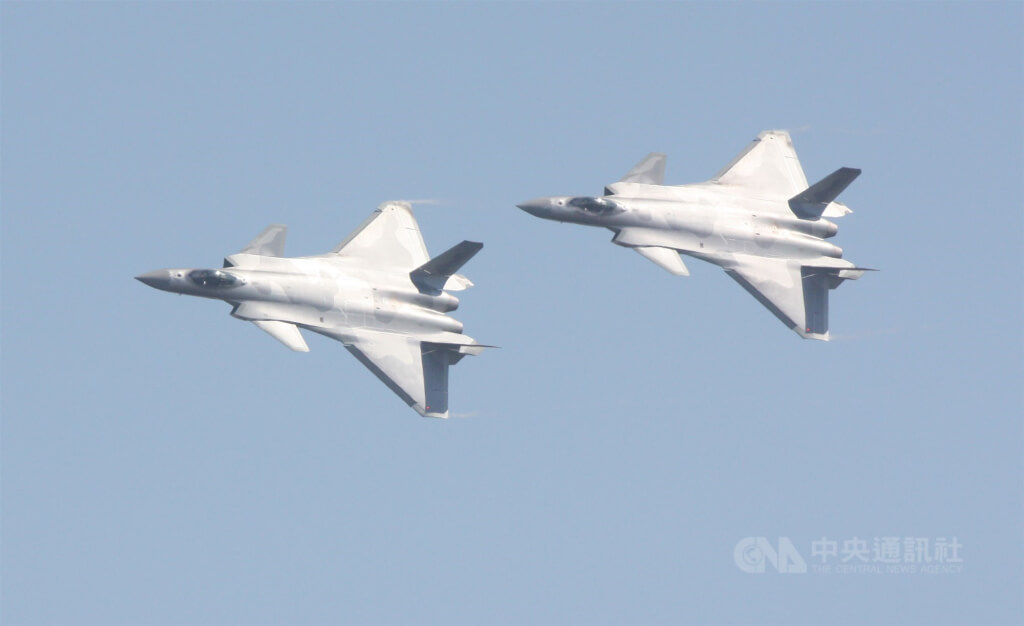 中國軍事假新聞大外宣 稱殲20垂直起降遭法媒打臉