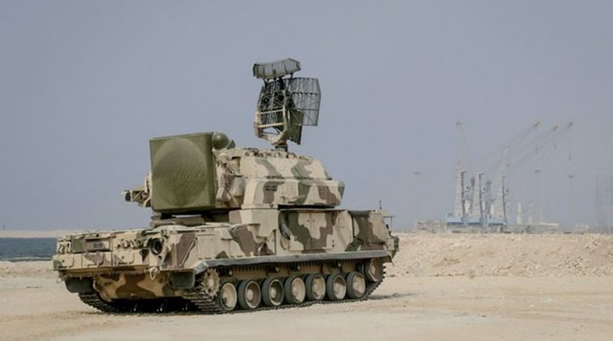  雖然伊朗試圖出動防空武器反擊以軍的空襲行動，但效果十分有限。 圖：翻攝自 @BabakTaghvaee1 X 帳號 