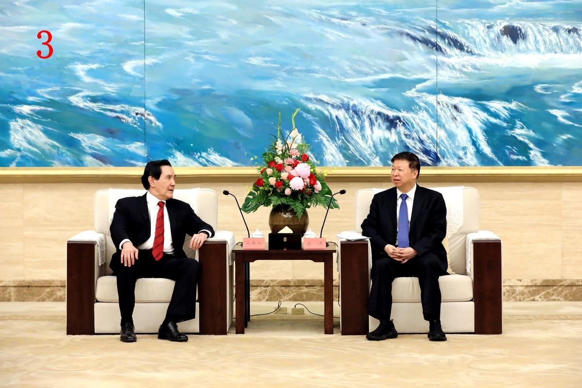  前總統馬英九第四次訪問中國大陸，17日與中共中央台辦主任宋濤會面。 圖：馬英九基金會提供