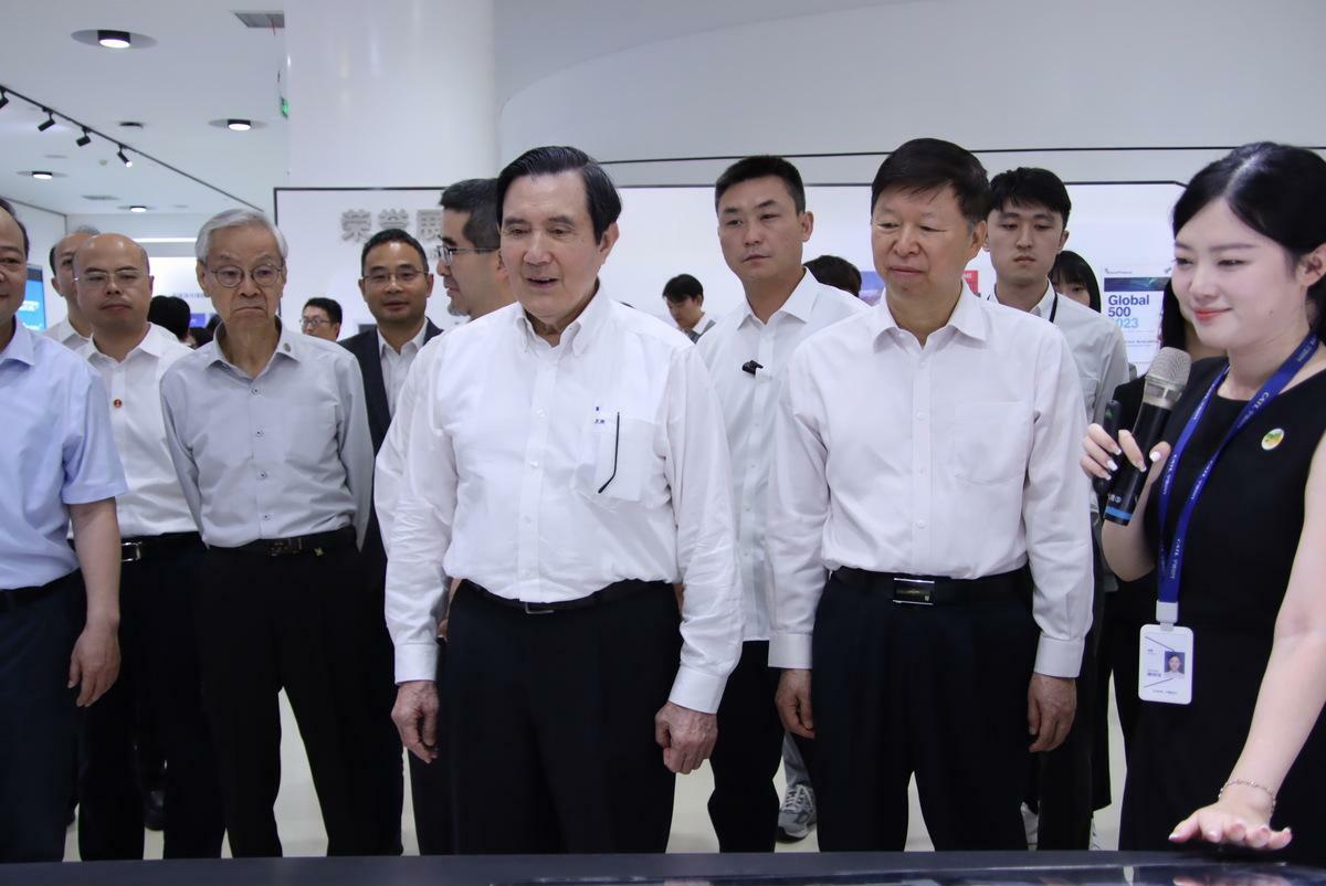 前總統馬英九第四次訪問中國大陸,17日與中共中央台辦主任宋濤會面。 圖:馬英九基金會提供