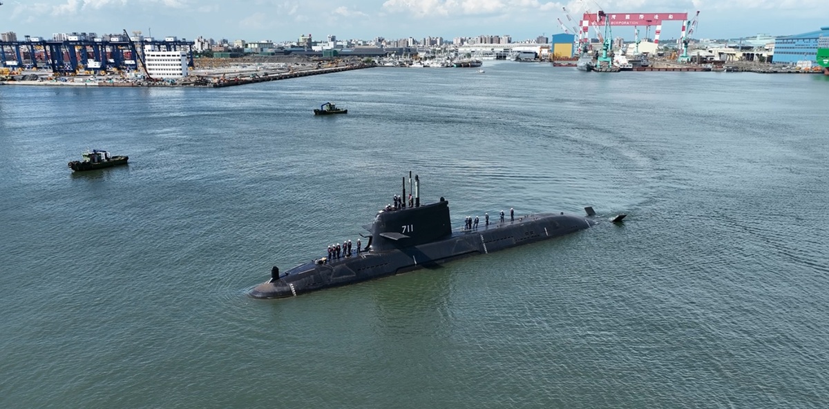 海鯤軍艦2025年6月14日進行港灣航行測試。 圖:台船公司提供