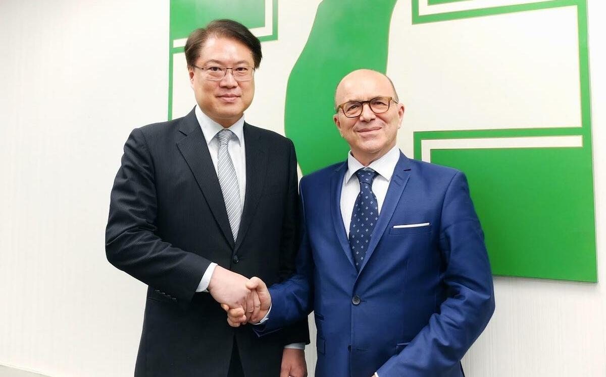 接見法前參議員 林右昌：台灣站在反共最前線 民主國家要密切合作 
