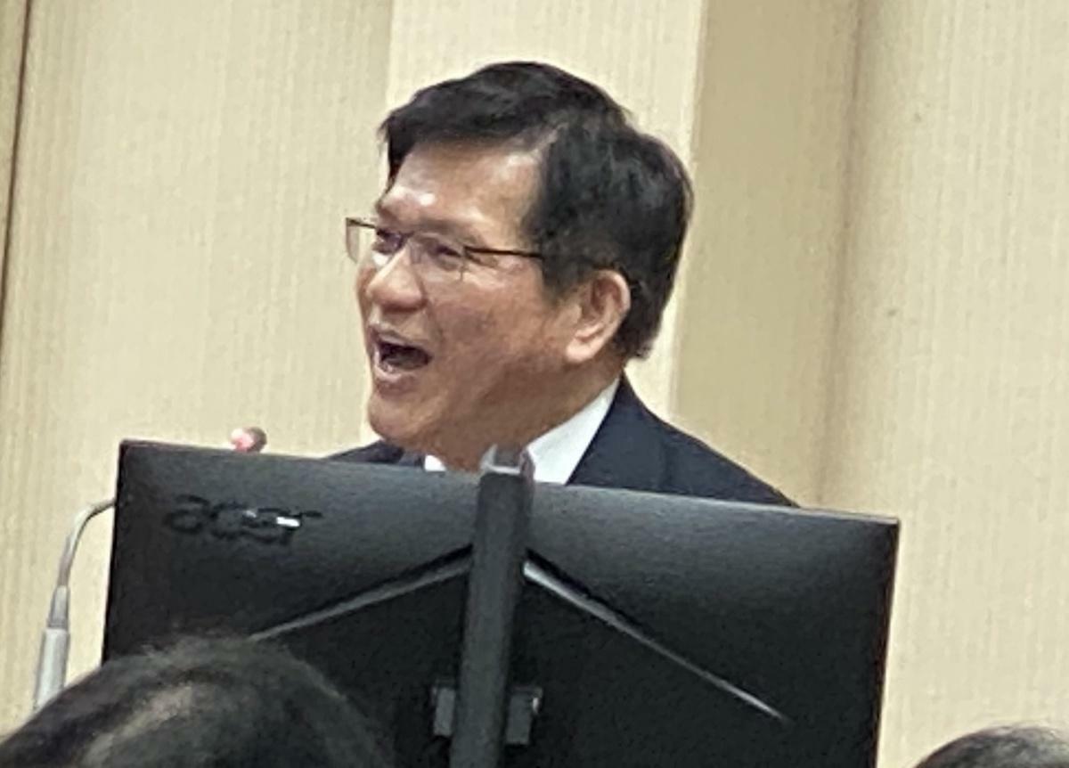 外交部長林佳龍與馬文君兩人互相搶話   圖：林朝億／攝