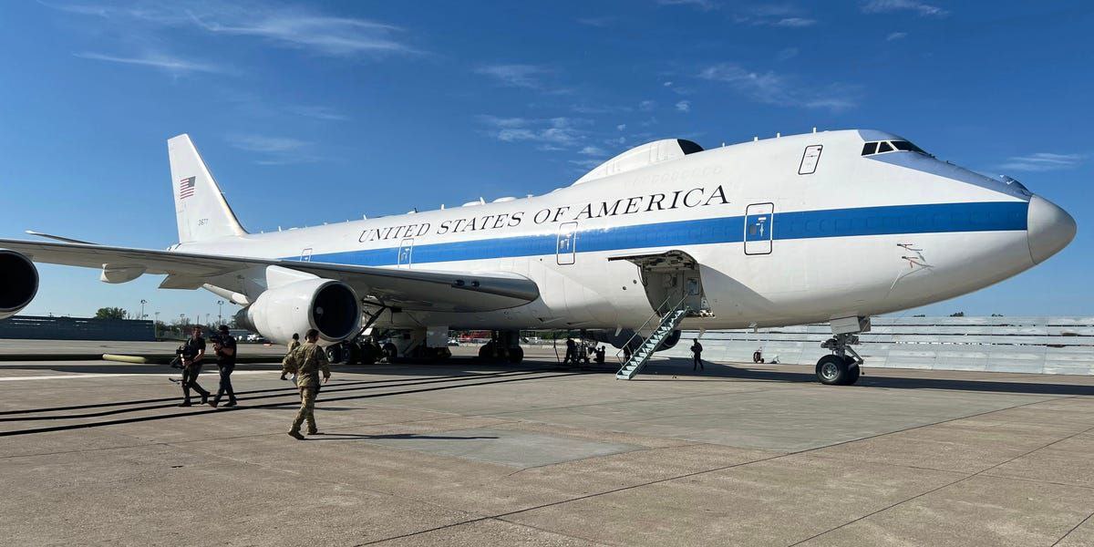  E-4B 「夜巡者」指揮機，又稱「末日飛機」。 圖：翻攝自 X 