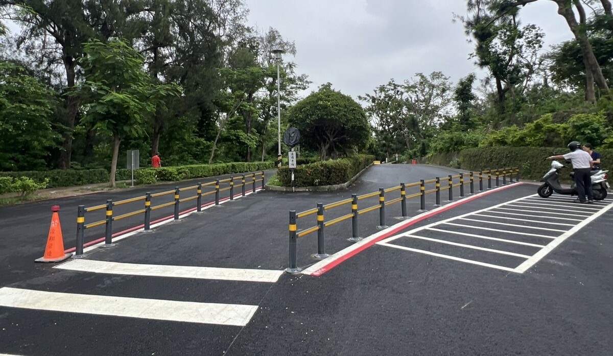 風景區內西岸道路人車分流。   圖：高雄市工務局/提供