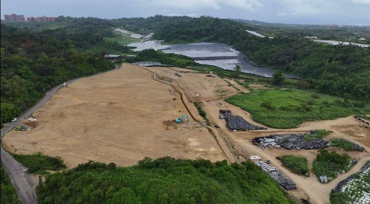 大樹和山光電業者未依開發計畫,直接大規模整地,將整片山林砍光。 圖:取自柯志恩臉書
