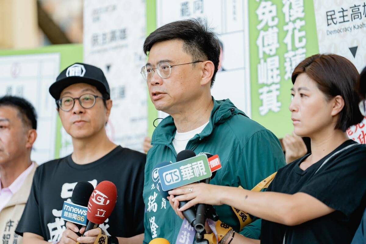 賴瑞隆盼全台一起努力,完成罷免傅崐萁的目標。 圖:取自Wecare高雄臉書