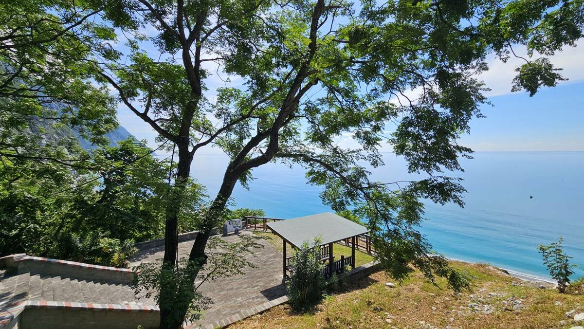 太管處提醒,儘管園區內步道在地震後已逐步修復,但震後仍有地質風險。 圖:太管處/提供