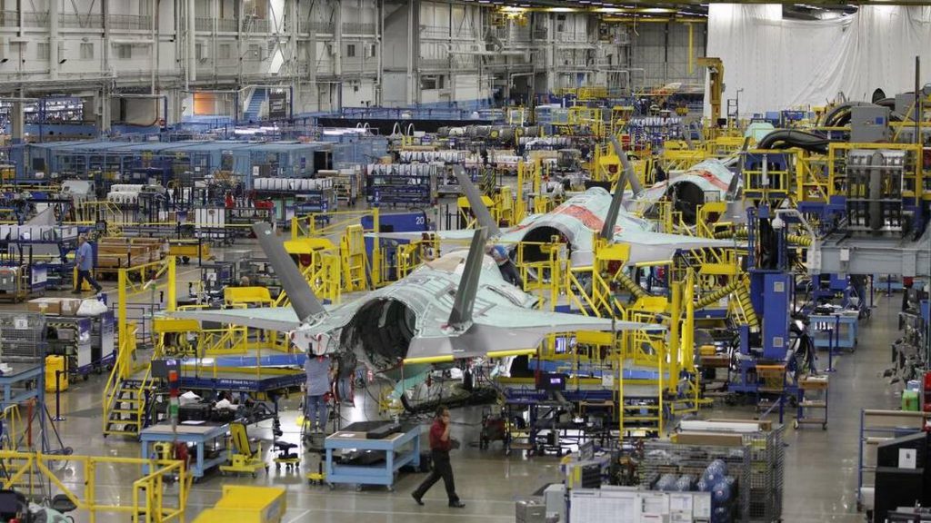  美國國防工業洛克希德馬丁公司（Lockheed Martin）F-35 戰機工廠。 圖／Lockheed Martin 