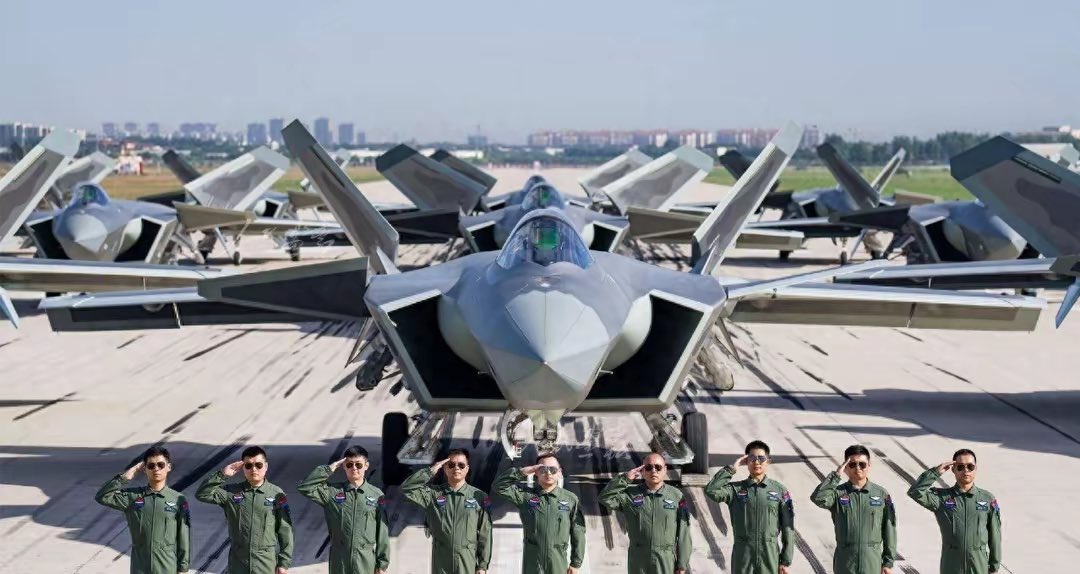  中國殲-20 傳出已列裝第 14 個空軍旅。 圖：翻攝自 X K.L 
