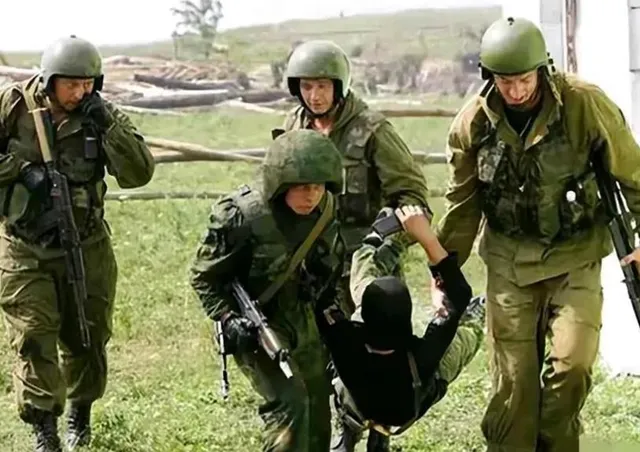 俄羅斯高層接連被烏軍精準攻擊，背後恐代表俄軍內部存在間諜滲透。 圖：翻攝自 《騰訊新聞》/「萬全」 