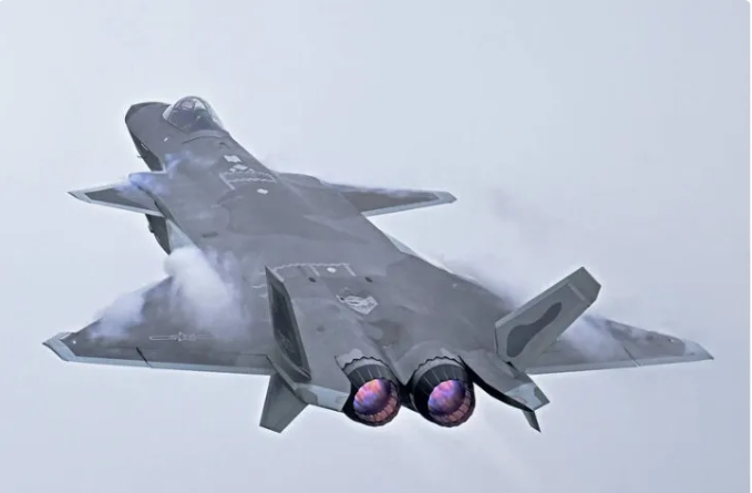  解放軍殲-20戰機 圖 : 翻攝自樞密院十號 