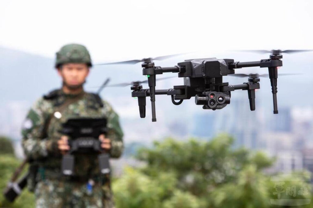  國軍「漢光41號」演習實兵操演首次亮相微型無人機。圖：軍聞社 / 提供