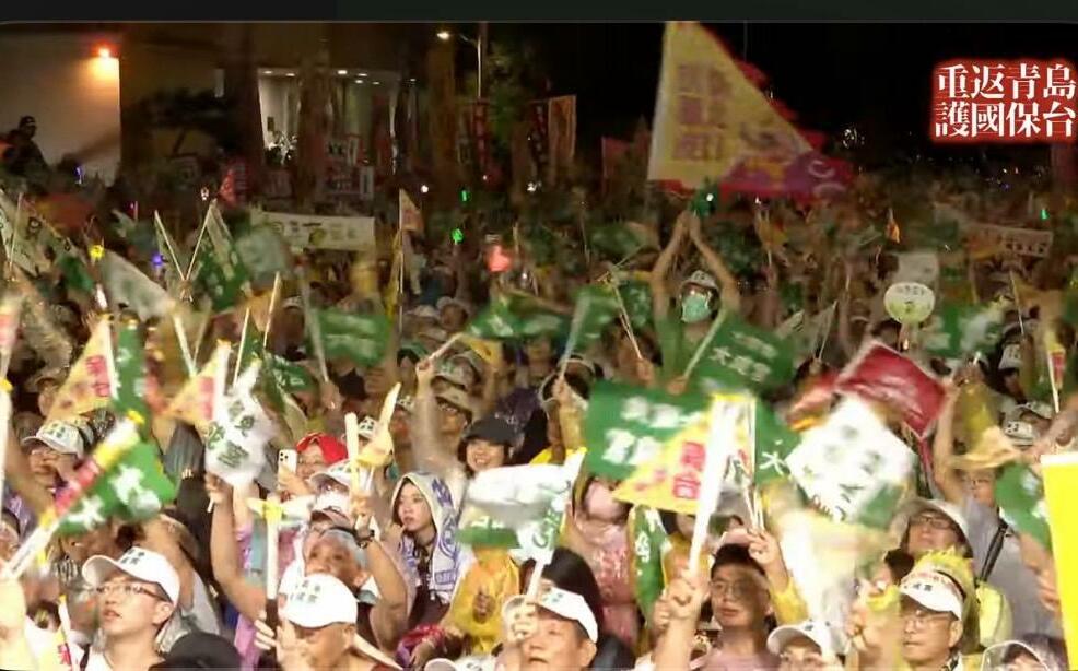 萬名挺罷「青鳥」站出來  冒風雨高唱「勇敢的台灣人」 