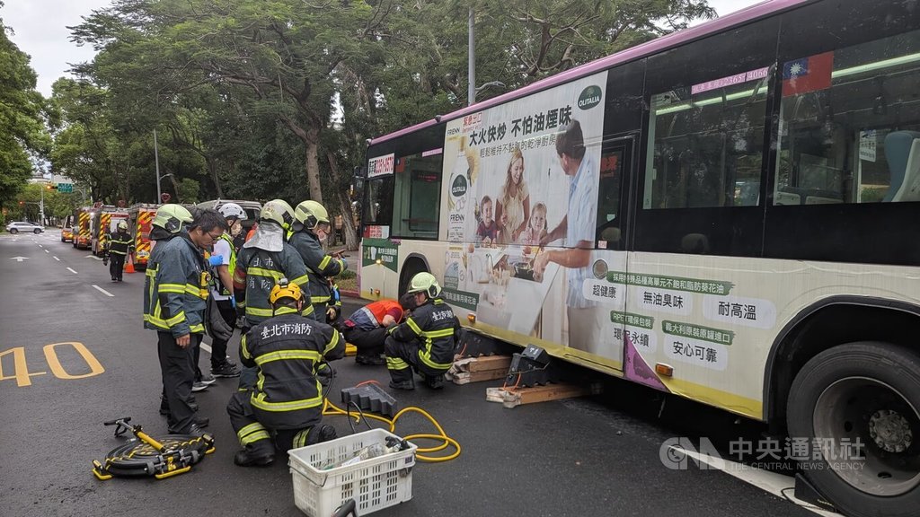 公車撞死乳房外科醫生周佳正  駕駛5萬交保