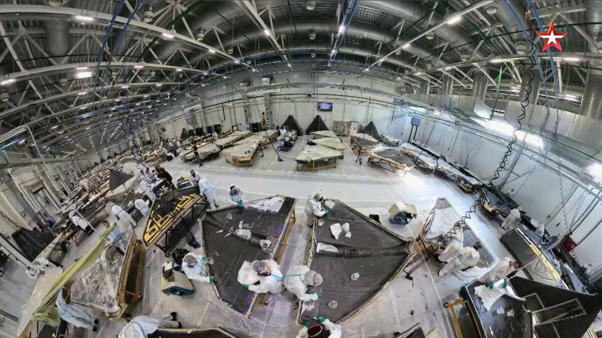  俄羅斯近日首度公開其位於鞑靼斯坦耶拉布加（Alabuga）的無人機製造基地內部畫面。 圖：翻攝自 X@Noelreport 