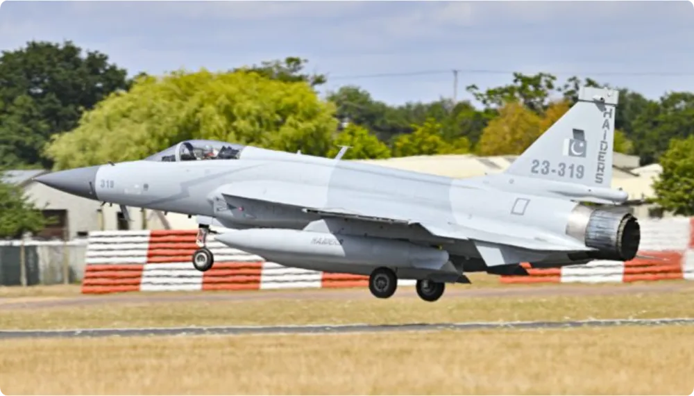  JF-17「雷電」Block III 戰鬥機 (梟龍) 。 圖：翻攝自《騰訊新聞》 