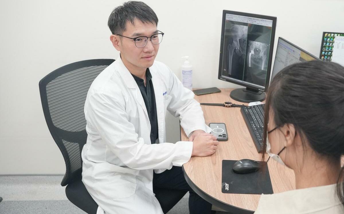 股骨頭壞死誤當老化！患者靠「正前開手術」兩週內恢復行走
