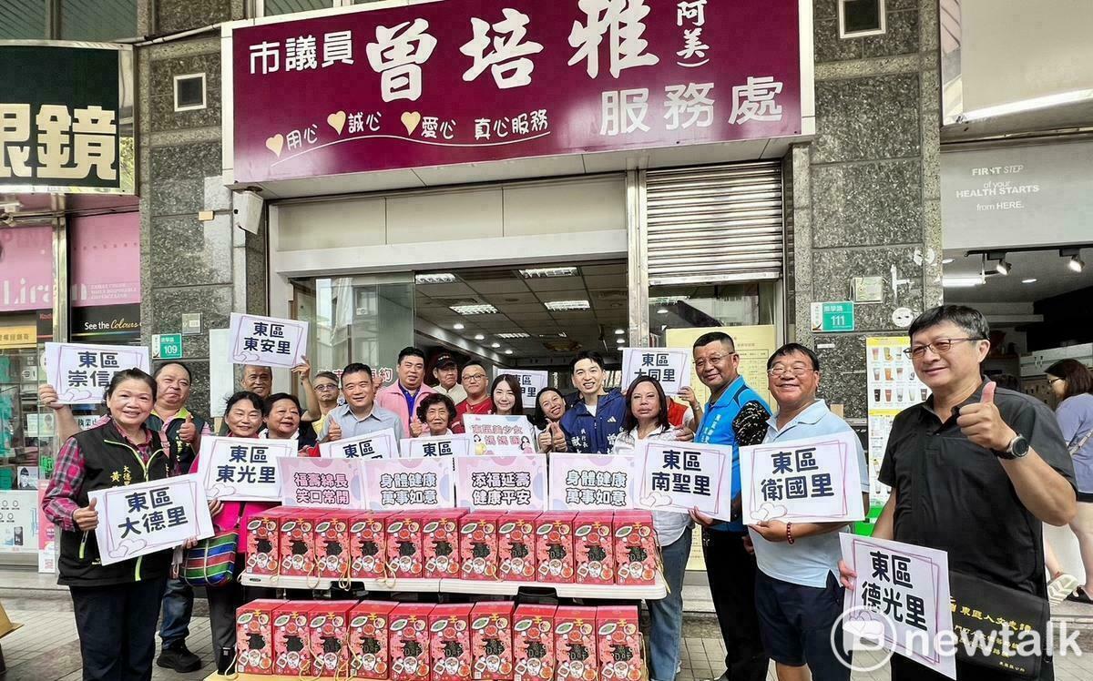 雙春閏六月曾培雅攜手愛心團體  豬腳麵線添壽關懷弱勢長輩