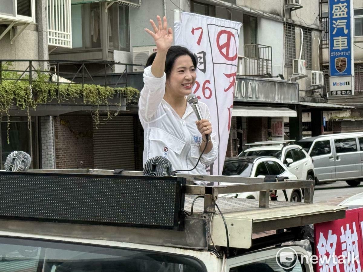  國民黨立委徐巧芯順利挺過罷免危機，27日啟動車掃謝票。 圖：周煊惠 / 攝 