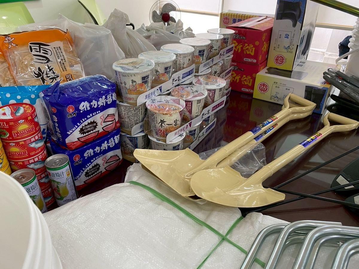  民進黨台北市黨部前往嘉義水上鄉，並募得500份食用物資。 圖：民進黨台北市黨部提供 