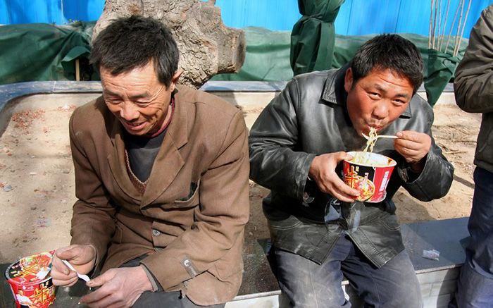 韓國情報官員警告，這批勞工不僅可能在俄羅斯本土從事危險的建築工程，更「極有可能」被派往俄軍佔領的烏克蘭地區參與重建。 圖:翻攝自X帳號@Maks_NAFO_FELLA