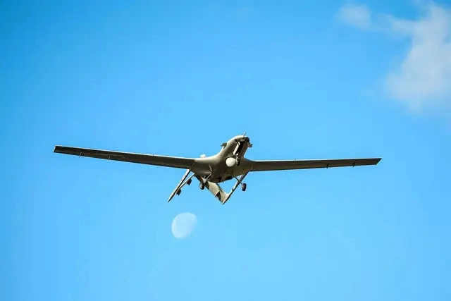  日本近日首次在本土測試以色列製造的「蒼鷺2」（Heron TP）無人機。 圖：翻攝自 騰訊網 