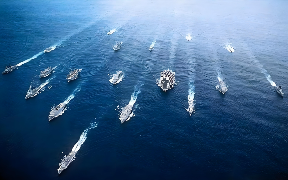 日本媒體發表文章，對中日軍事力量進行對比，並指出若兩國爆發衝突，日本自衛隊的潛艦可能對中國航母形成威脅。該報導甚至稱「中國航母打擊群可能連港口都出不去」。 圖:翻攝自中華網 