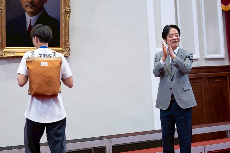  賴清德接見「2025年第12屆成都世界運動會」代表團。 圖：總統府提供 