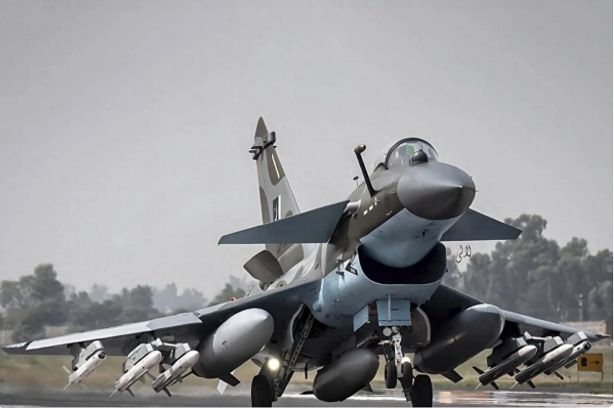  中國殲-10C 戰機。 圖：擷取自中國《騰訊網》 