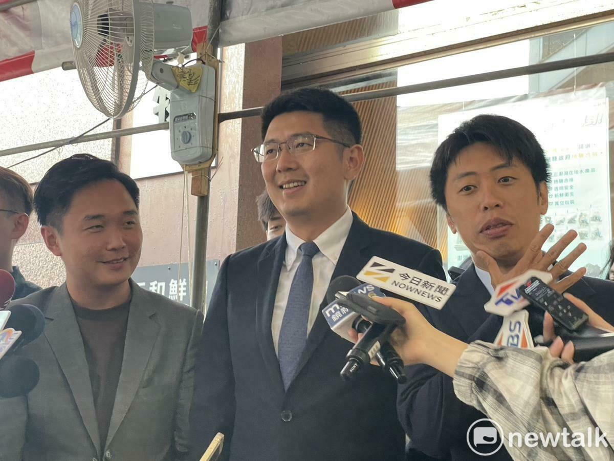  黃守達（中）說，賴總統已經準備好要轉型成賴清德2.0。 圖：高逸帆／攝 