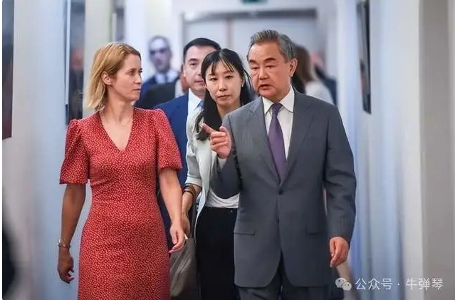  中國外長王毅(右)與歐盟外長卡拉斯。 圖 : 翻攝自牛彈琴 