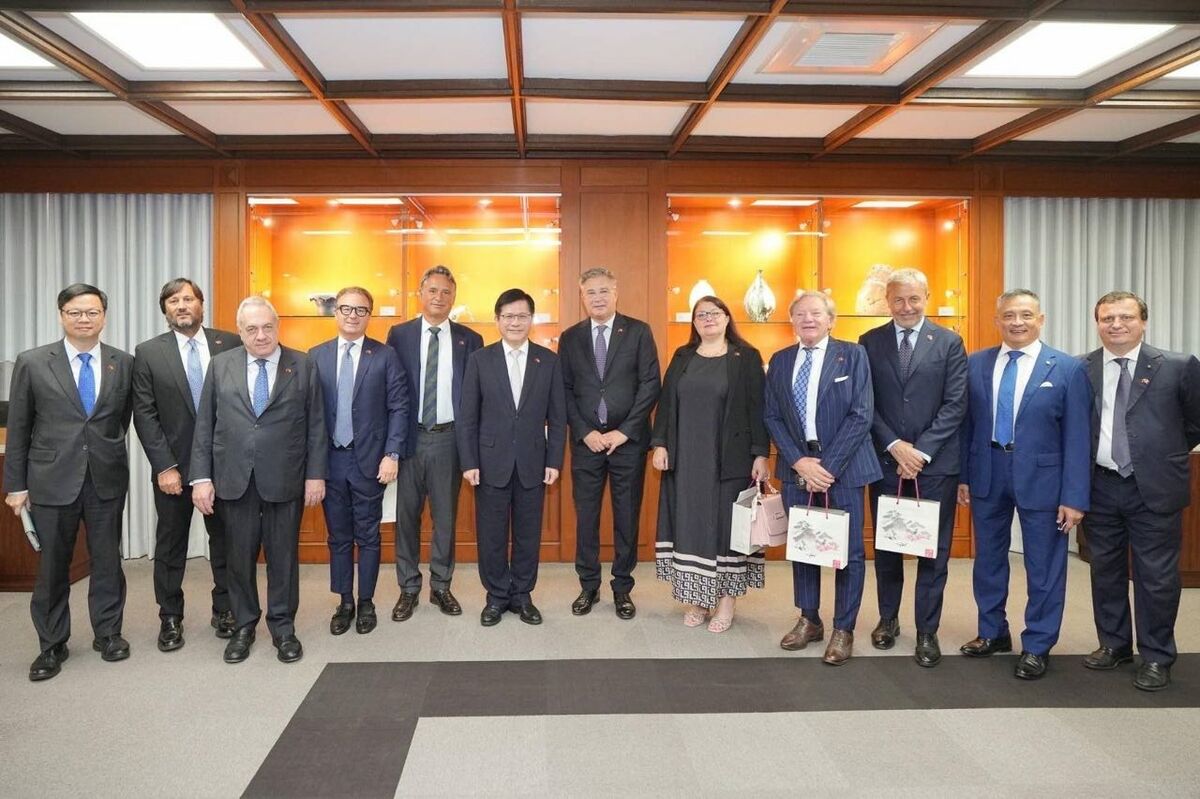  外交部長林佳龍歡迎義大利國會友台協會訪團。 圖：外交部提供 