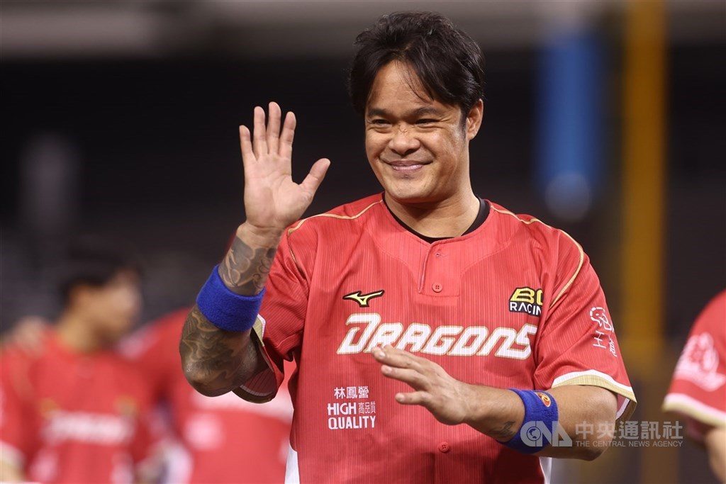 林智勝先發打5棒守一壘　引退系列賽後不再出賽