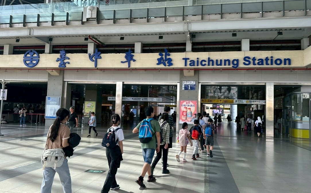 專題3-3》放學後的黑夜不再孤單  拾本書堂成弱勢孩童們溫暖的避風港