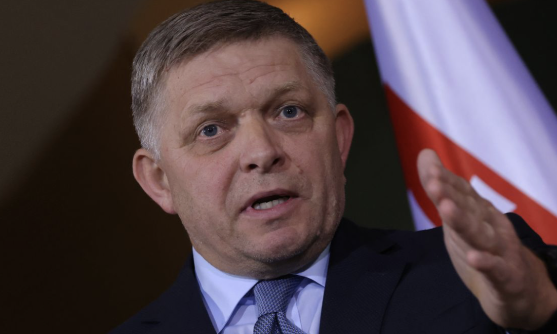  斯洛伐克總理費科（Robert Fico）為俄幫腔，我們有必要先查明「是誰掌控著侵犯波蘭領空的無人機」。 圖：擷取自《NEXTA》 