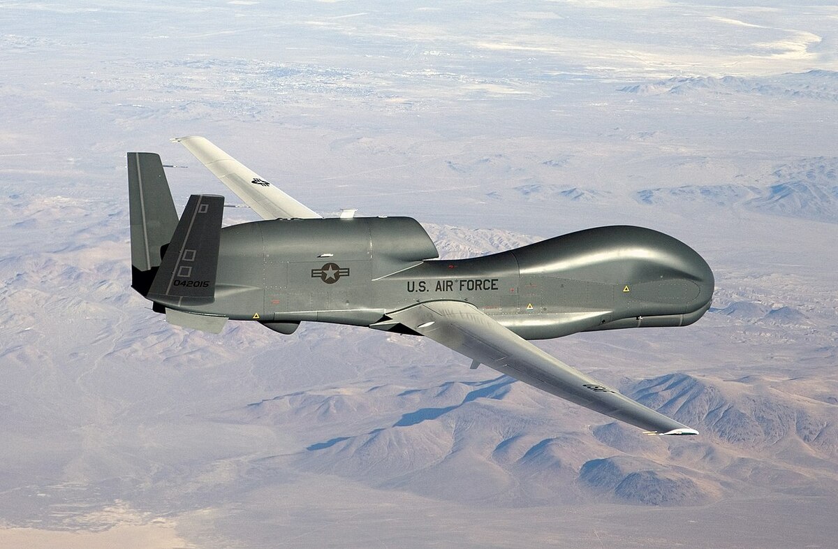  美國空軍RQ-4全球鷹無人機出現在伊朗外海，監控伊朗情勢。 圖：翻攝U.S. Air Force 