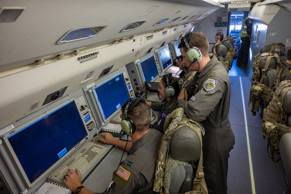  E-7 預警機可與 F-22、F-35 及未來的 F-47 戰機無縫整合，成為現代空戰管理與指揮控制的核心。 圖:翻攝自X帳號@Aurora107E 