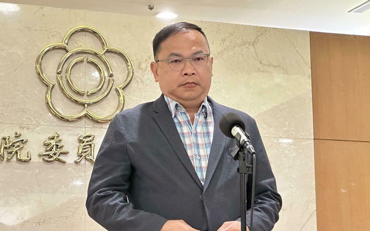 黃國昌「狗仔門」遭控指揮跟拍綠營  王義川狠批：臭不可聞才神隱