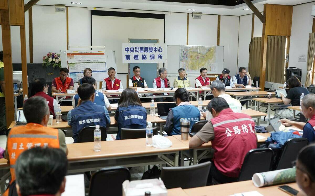 花蓮災後救援持續進行  行政院：中央設志工分配站加速家園恢復