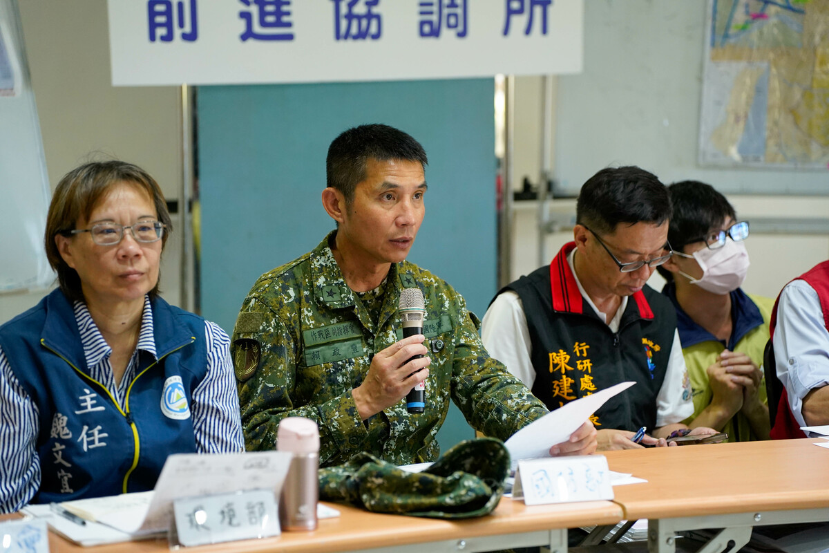  國軍明天會再增派兵力，總計達3,054名兵力投入救災。 圖：行政院提供 