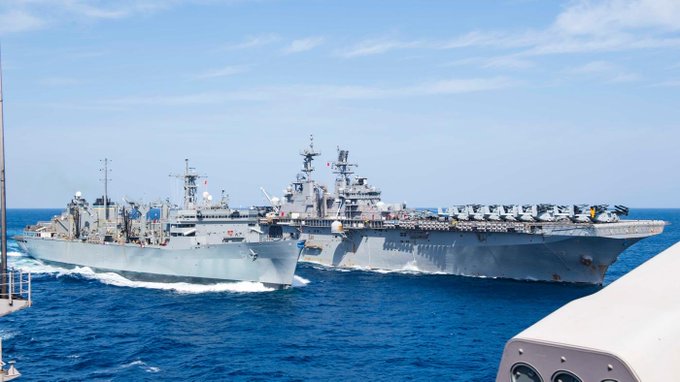  美軍近期將部分軍艦部署至委內瑞拉外海，導致兩國緊張情緒持續升溫。 圖：翻攝自 @sentdefender X 帳號 