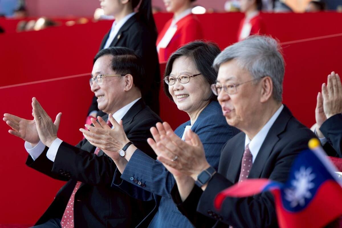  前總統蔡英文、前總統陳水扁、前副總統陳建仁出席114年國慶大會。 圖：翻攝自蔡英文臉書 