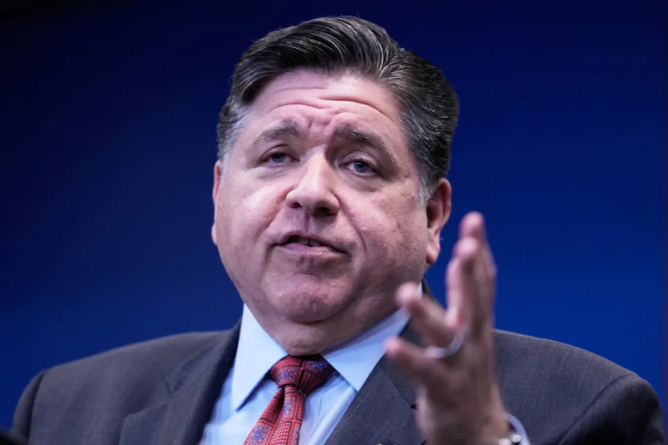  伊利諾州州長普利茨克（J.B. Pritzker）。 圖：翻攝自騰訊新聞@直新聞 