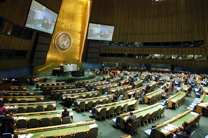 應朝鮮常駐聯合國代表團請求，聯合國大會22日為朝鮮最高領導人金正日默哀一分鐘，遭美國、日本、韓國和歐盟成員國抵制。圖片來源：翻攝自聯合國網站。   