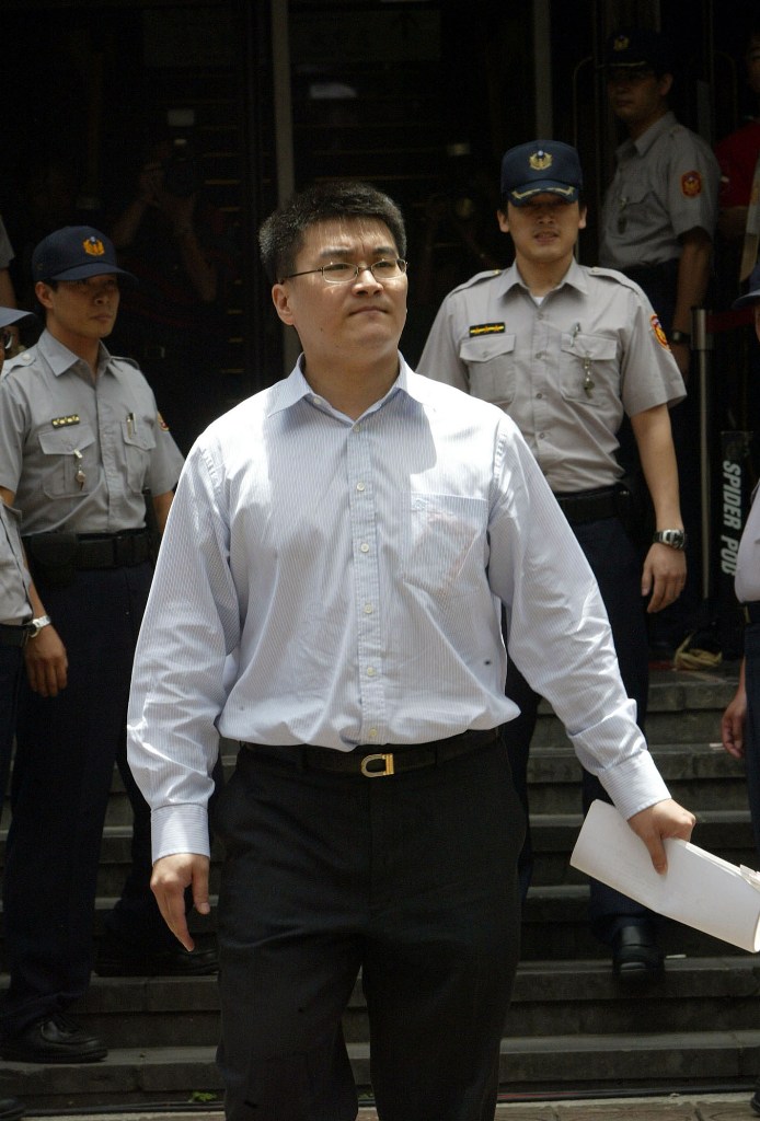 Former President Chen Shui-bian's son-in-law, Zhao Jianming, was implicated in the Taiwan Development Bank insider trading case.  The Taiwan High Court issued a judgment in the fifth instance today (30), and he was sentenced to 3 years in August.  Photo / Information from the Central News Agency Photo